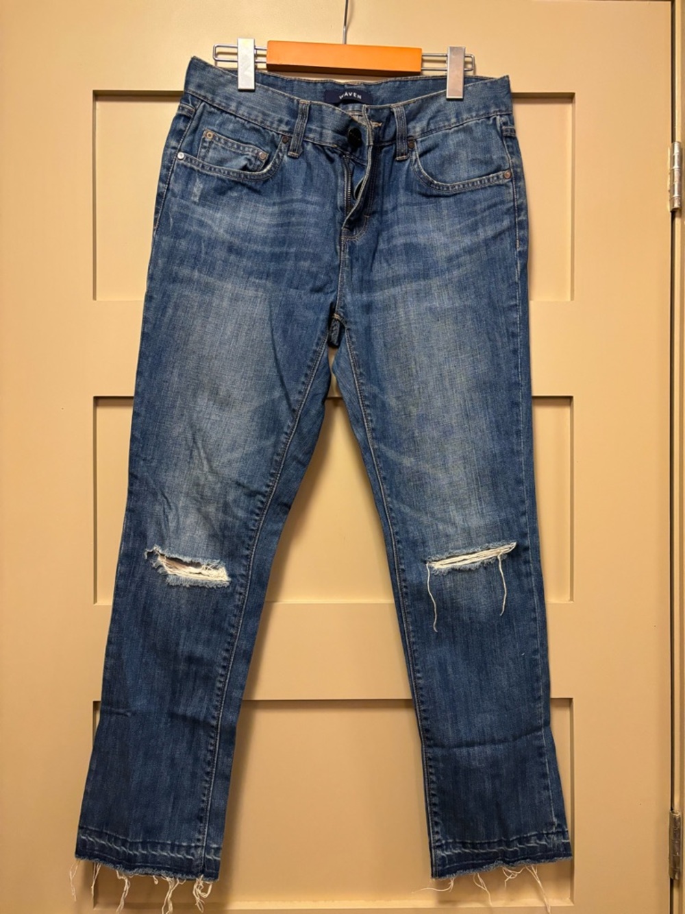 WAVEN Slim Boyfriend Fit Dark Wash Distressed Raw Hem Ankle Straight Mid Rise 26